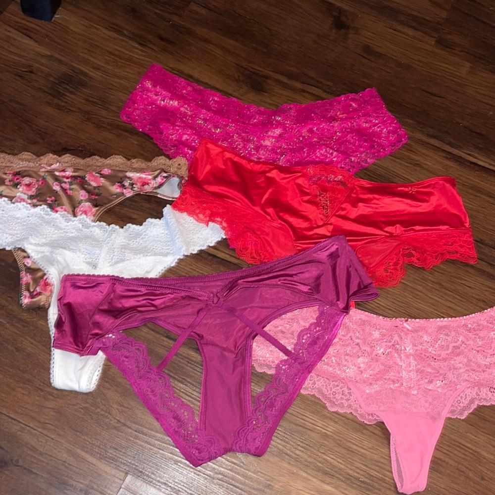 COPY - Bundle of lingerie panties